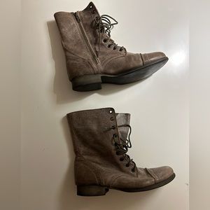 Steve Madden troops boot